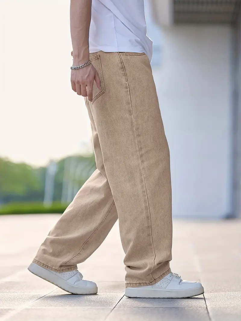 Locker sitzende Jeanshose mit geradem Bein